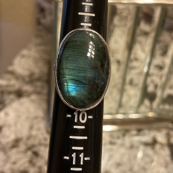 Oval Shaped Labradorite Solitaire Ring - Blue Flash - Picture 5 of 5